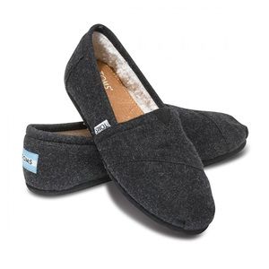 NIB TOMS Black Woolen Women’s Classics